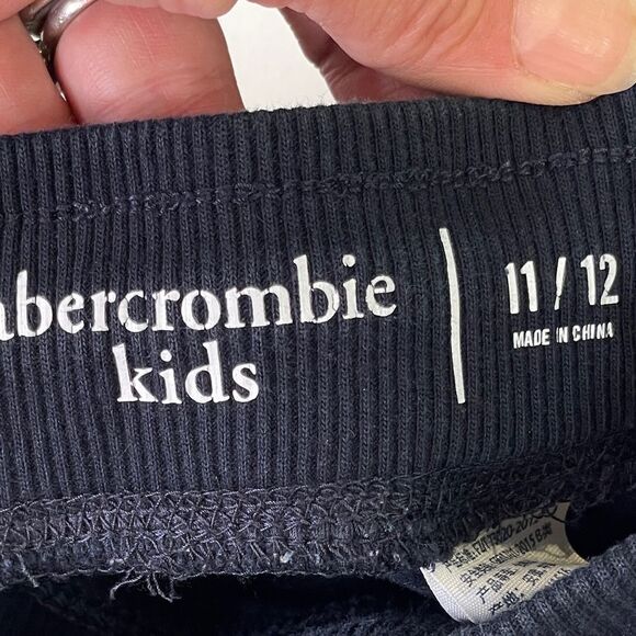 Abercrombie Kids Boys Skinny Tapered Logo Jogger Sweatpants Size 11/12 - Picture 3 of 5